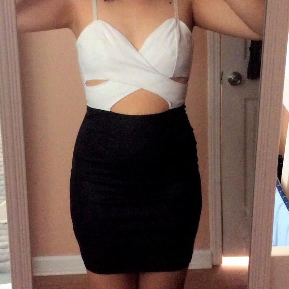 Party dress - Picture 1 of 2